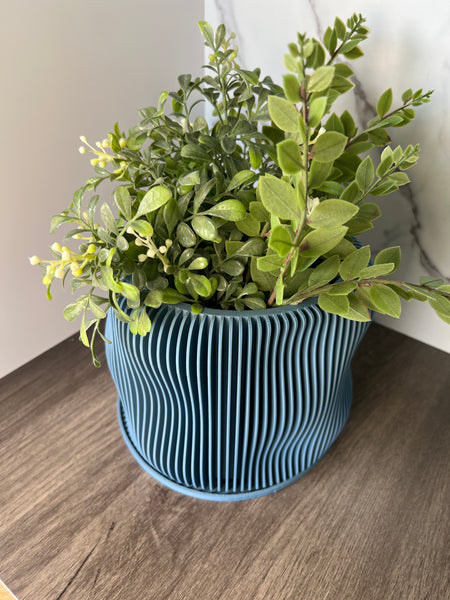 Planter for real and faux florals